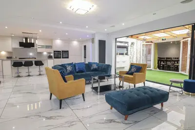 Image de Falcon Bal House, pet friendly, with a garden in Farnborough