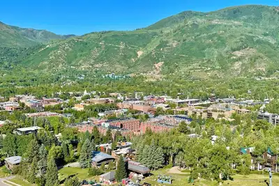 Image de 2 Core Condo In Town, Hot Tub, Pool, Sauna