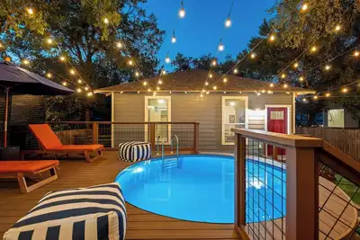 Image de The Backyard Collective - 6br 2 Homes, Pool & More