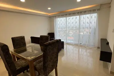 Image de Apartment 5 minutes from the Sea and Downtown Airport