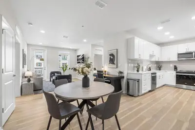 2 Br Apt | Clearwater Area | Parking, Gym & Pool