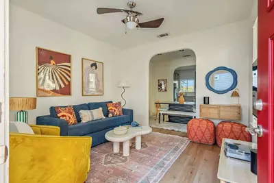 Image de The Hideout - 2br East Austin Home + Backyard