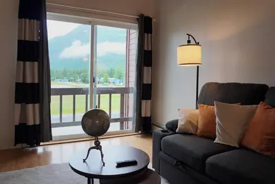 Image de Loft View Apartment - 2 Bedrooms, 3 Beds & 1 Bath in Valdez - City Center