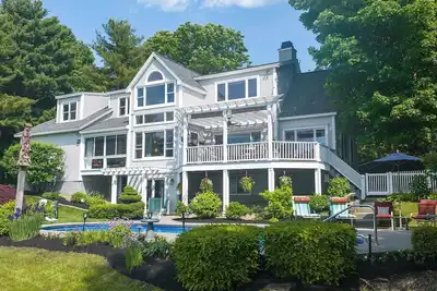 Image de Hilltop Lakeview Haven – Stunning Saratoga Lake Views, Pool & Patio