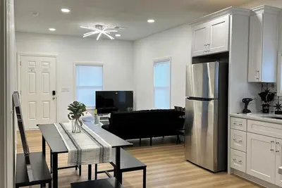 Image de Cozy 3 bed 2 bath near Downtown