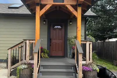 Image de Garden House ~ New Home! In the heart of Forks, walking distance to town