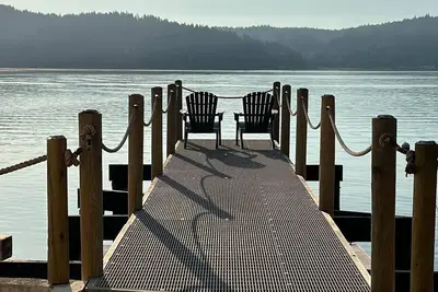 Image de Stay at the historic Hoodsport House located on the beautiful Hood Canal!