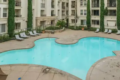 Image de Cozy 2-bedroom condo in amazing Orange with fitness room, Ac