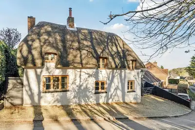 Image de 4 chambres à coucher à Frogham, Fordingbridge