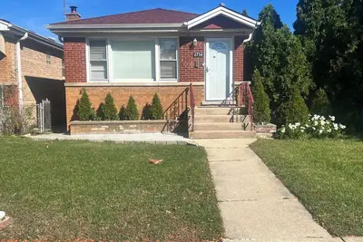 Image de Fabulous 2-bedroom house with Ac in Chicago near to ohare and blue line