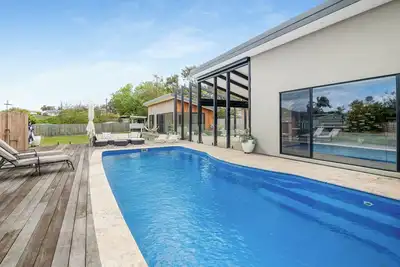 Image de Space & Lifestyle Modern Retreat