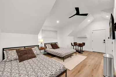 Image de Modern Private Guest House · Near Downtown