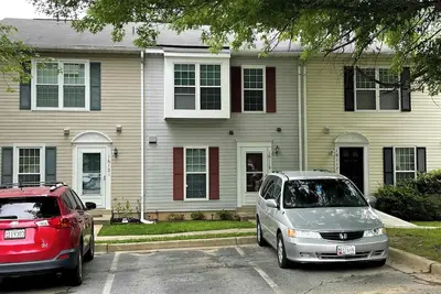 Image de Charming Town House in Fantastic Gaithersburg