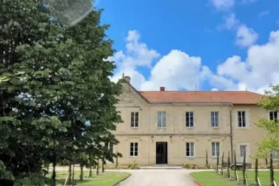 Image de Château Bernon - Piscine & Spa - entre Océan Atlantique et Route des vins