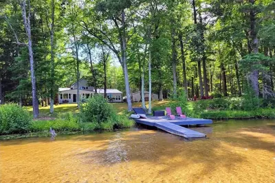 Image de Rapid River Retreat, Spacious Cozy Cottage close to Torch Lake,