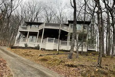 Image de Beautiful Spacious 4/2. 5 Mountain Home in Exclusive Gated Golf/Resort Community