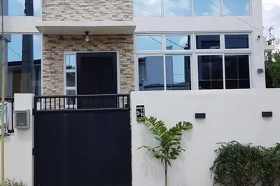 Image de The WhiteHouse Inn Tiny house that is perfect for a get together, short vacation