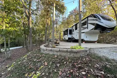 Image de Visit Cumberland Falls, see the Moonbow and enjoy Corbin's luxury Rv campground.