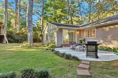 Image de The Pine Lane Greenhouse-Charming Getaway