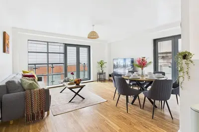 Image de Wild Roses | The Willow Apartment · Manchester