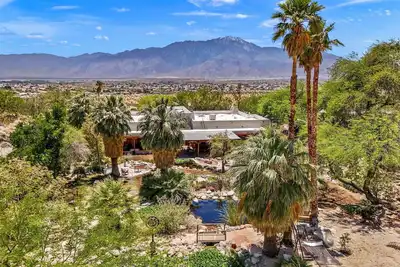 Image de The Majestic Manor at The Bubbling Wells Oasis