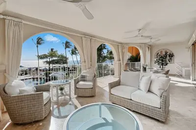 Image de St. Peter's Bay 208 - Chic Beachfront Condo