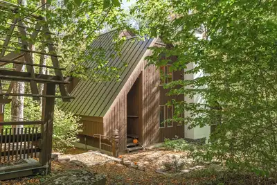 Image de 15 min to Killington & Okemo 4-bedroom Chalet w/ Private Sauna & Hot Tub