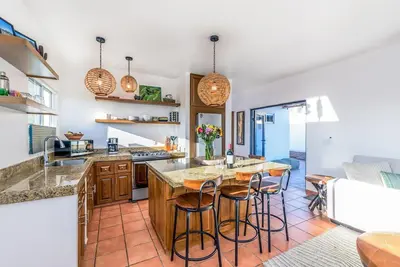 Image de Chic Penthouse 1 Br Near the Beach and Marina