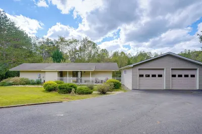 Image de Home 14 Mi to Shenandoah Nat’l Park! Fenced Yard