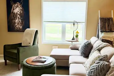 Image de Stable House Inn - Charming Country Retreat in Redmond with Hot Tub