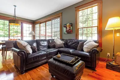 Image de New Listing! Spacious Douglas Estate