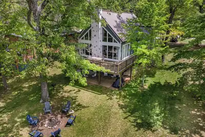 Image de Lakefront getaway on beautiful Lake McGinnis, just a short drive from Wisconsin Dells!