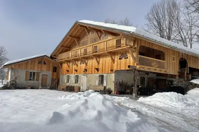 Image de Chalet spacieux à Samoëns, 6 chambres, idéal pour 14 personnes avec Wifi