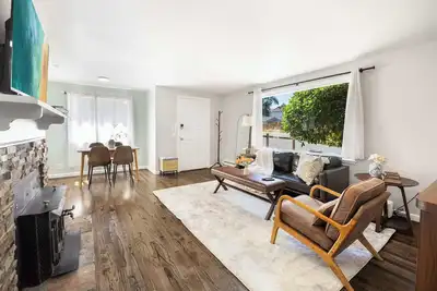 Image de Vintage Charm 3br Home w, Yard, Pets Welcome