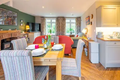 Image de Brackenhurst Cottage is a charming two bedroom annex, with its own fully enclosed garden and private