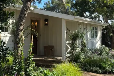 Image de Montecito Luxury Retreat 4br 4. 5ba, Walk to Beach, Village, Sportscourt, Jacuzzi