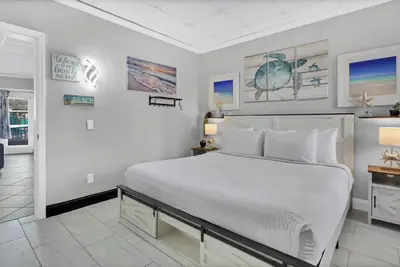 Image de Best Beach Location 1 Bedroom w King Bed, Htd Pool 2 Fireplace 2 TVs Free Parking