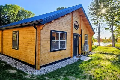 Image de Charming 2-bedroom cabin with Water Views on Thayer Lake