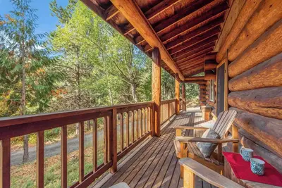 Image de Bbq-20 Acres-15 Minutes to Leavenworth-Bear Ridge Cabin-Cozy Log Home