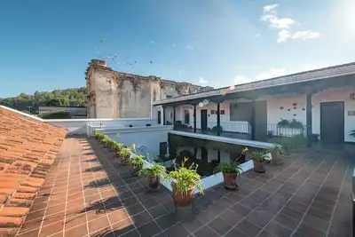 Image de 2 Apartments with Wonderful Views in Antigua´s Heart