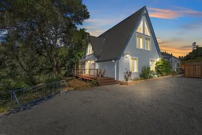 Image de Riverfront Escape in North Alexander Vly, 3br/2ba, hot tub, bbq, bocce ball