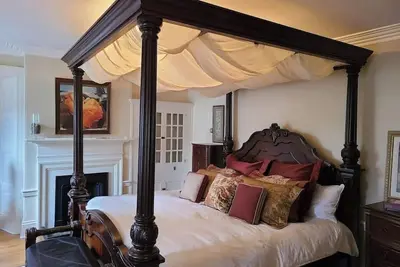 Image de Iconic Luxurious Downtown Building History Galore