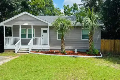 Image de Fully Renovated, 3-bedroom house walking distance to Fsu's Campus.