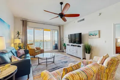Image de Dog friendly bayfront 4th floor condo with bay views heated pool pool spa Wd