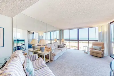 Image de Peaceful Sand Key condo near beaches with hot tub pool and stunning views