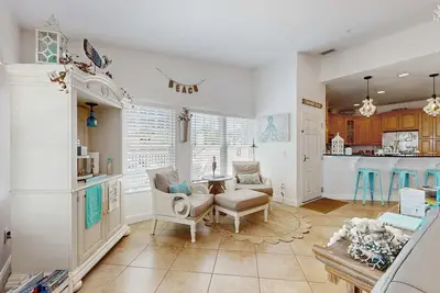 Image de Steps to Gulf Beach | Family-Friendly Condo w/ Water Views & Pool