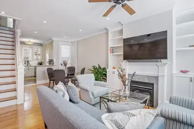 Image de 5-Star Charming Philly Townhouse in Museum Area