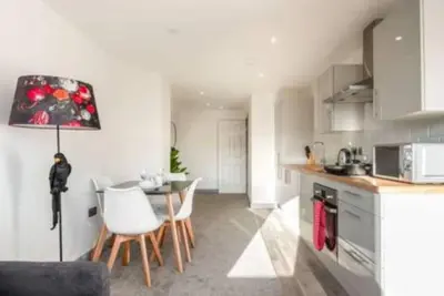 Image de Modern 2br Haven in Hull City Center