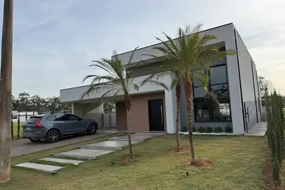 Image de Single-story house with pool in a complete resort.