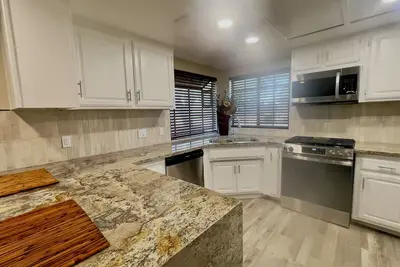 Image de The Prime Spot - Near \"The Blvd\" and Av  Hospital